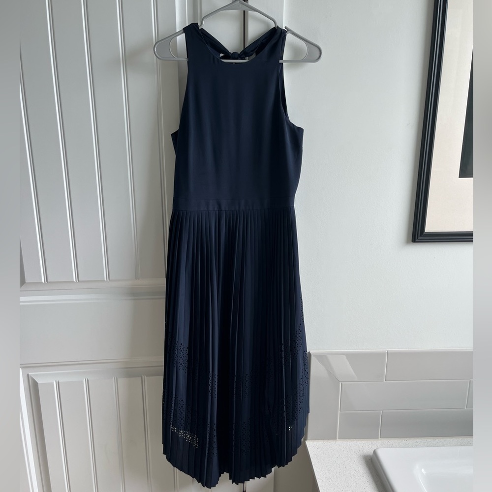 Banana republic dress perfect for weddings